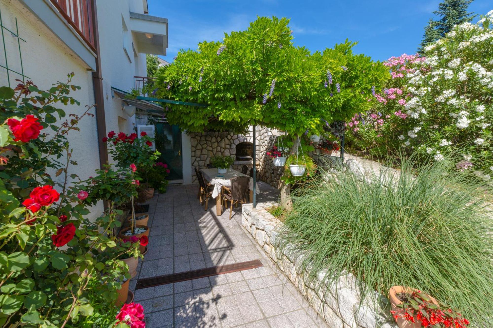 Nella. Crikvenica Exterior foto