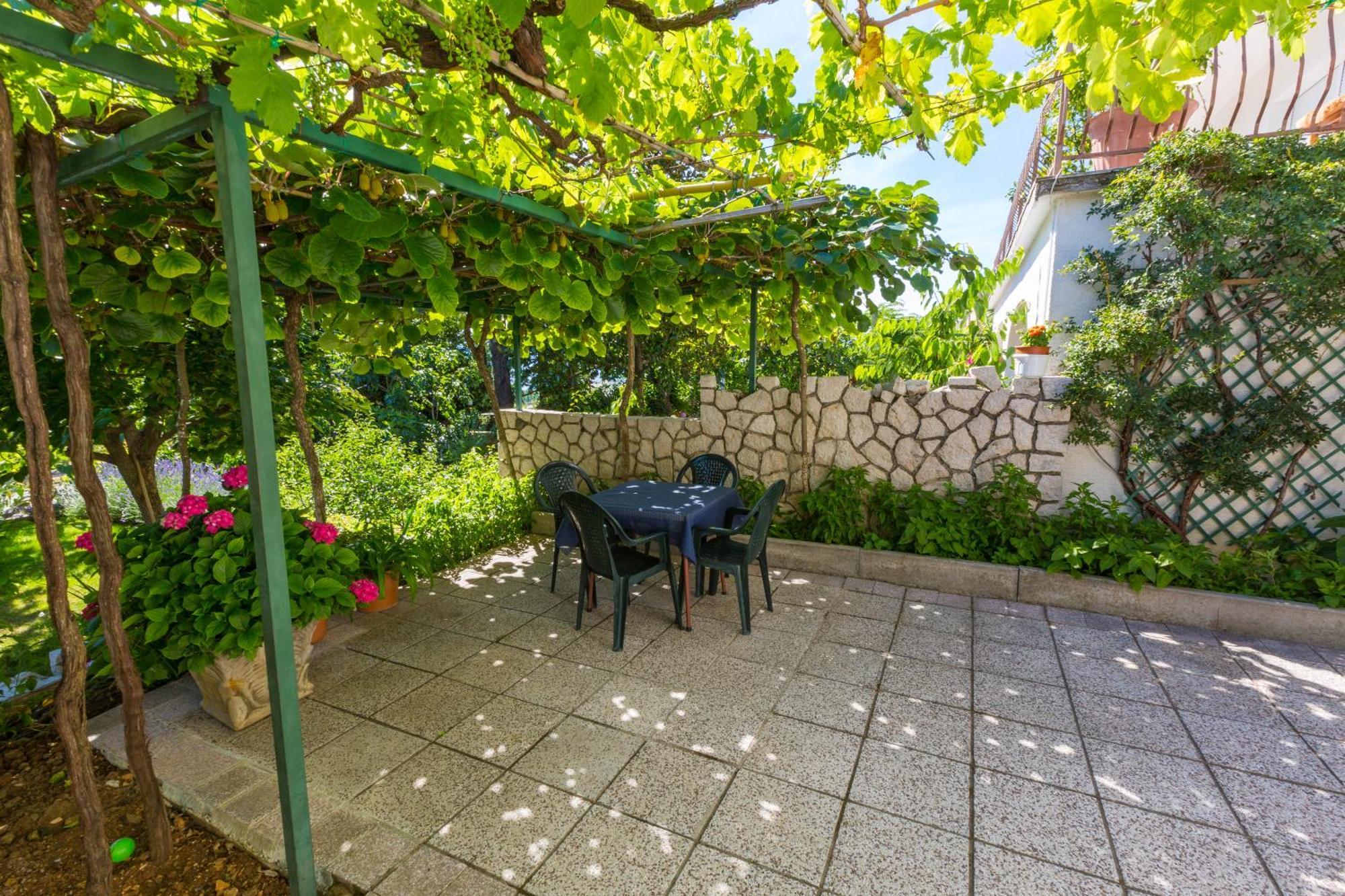 Nella. Crikvenica Exterior foto